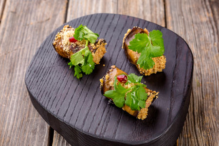 Пхали из печеных баклажанов