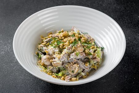 Салат с говяжьим языком