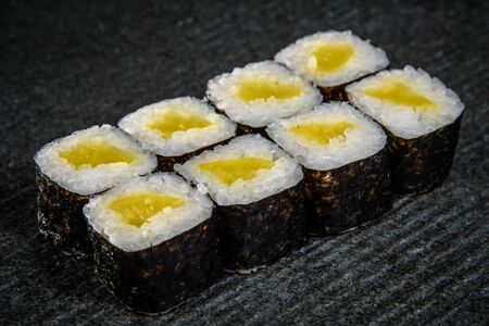 Ролл Такуан