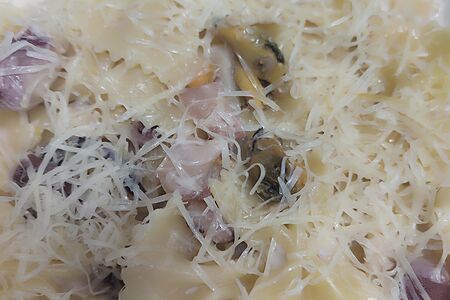 Паста с морепродуктами в сливочном соусе