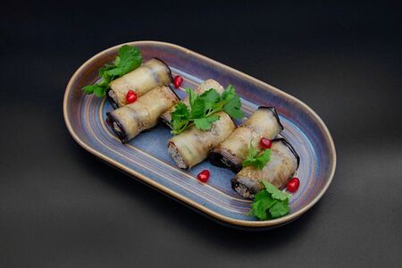 Рулетики из баклажанов с орехами