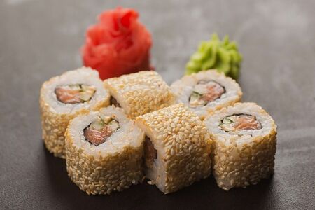 Ролл Спайс лосось