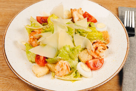 Салат Цезарь с курицей