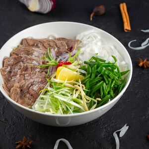 Суп Фо-Бо Тай Лан с обжаренной телятиной