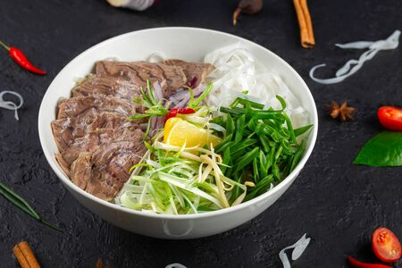 Суп Фо-Бо Тай Лан с обжаренной телятиной