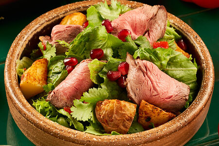 Салат с ростбифом