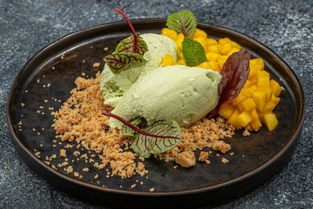 Кокосовая панна котта с манго