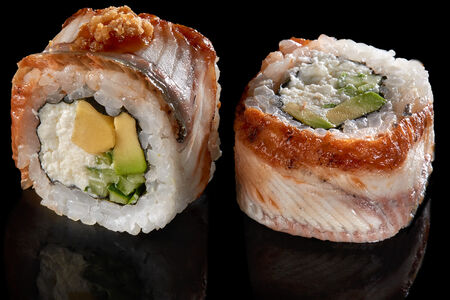 Ролл Филадельфия с угрем