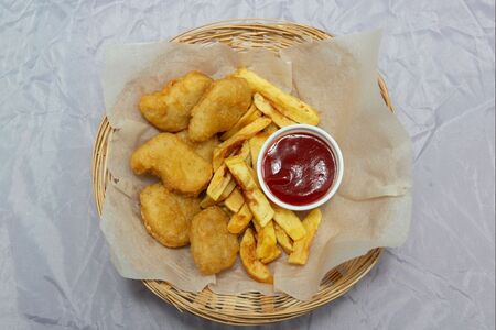 Куриные наггетсы