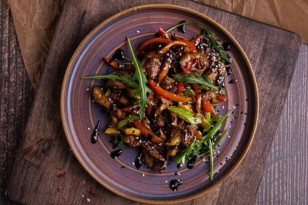 Теплый салат с телятиной