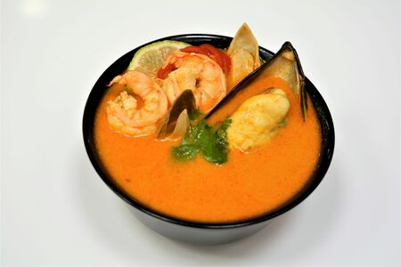 Суп Том ям с рисом на пару