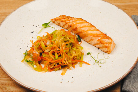 Стейк из лосося на гриле