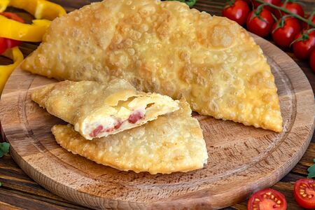 Чебурек с картошкой и охотничьей колбаской