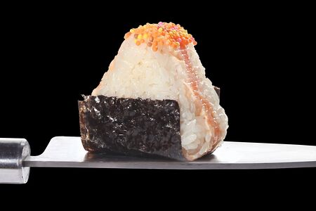 Онигири спайси лосось