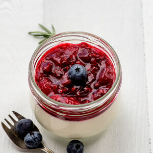 Панна котта с малиной