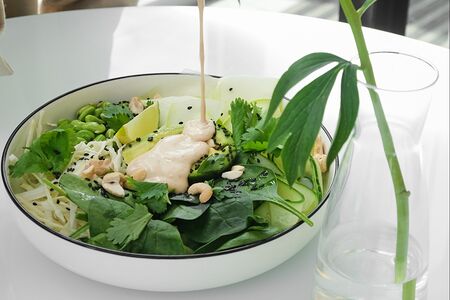 Большой зеленый салат