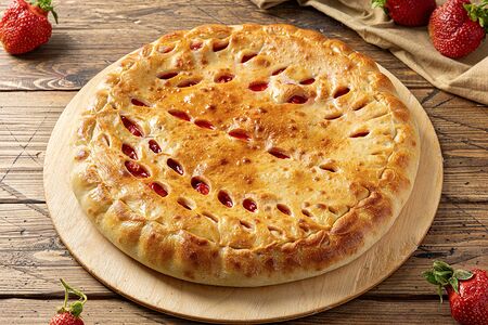 Осетинский пирог с клубникой