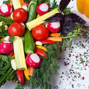 Букет из зелени и овощей