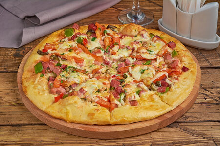 Пицца Колбасный пир