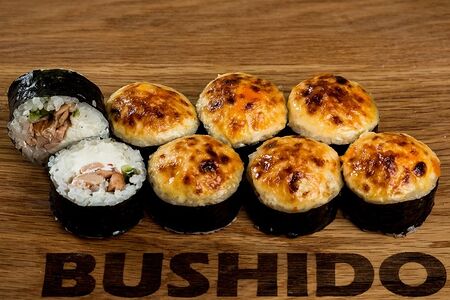 Запечённый с жареным лососем