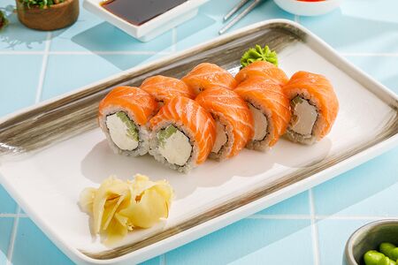 Ролл Филадельфия с лососем