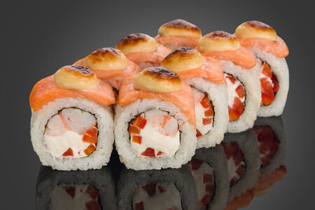 Ролл Легенда запеченный