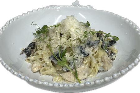 Д Паста Фетуччини с курицей и грибами