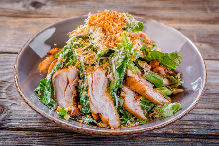 Салат Зелёный с цыплёнком гриль