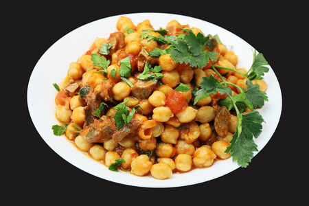 Нут с телятиной в соусе