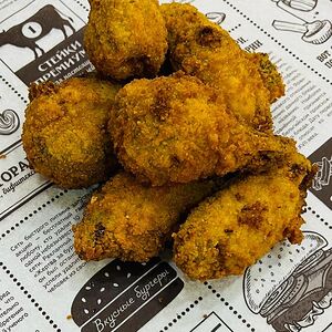 4 крылышек в панировке 