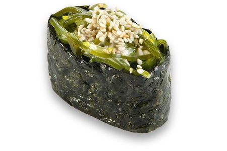 Гункан с салатом чукка