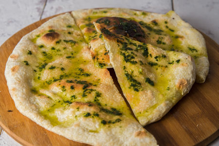 Фокачча с соусом песто
