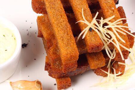 Гренки чесночные