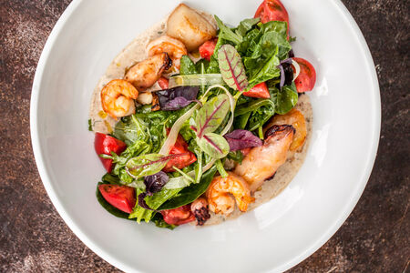 Салат с морепродуктами