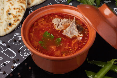 Борщ по-кубански со сметаной