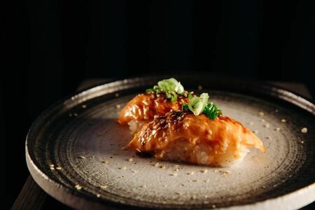 Суши Ментайко Абури Лосось