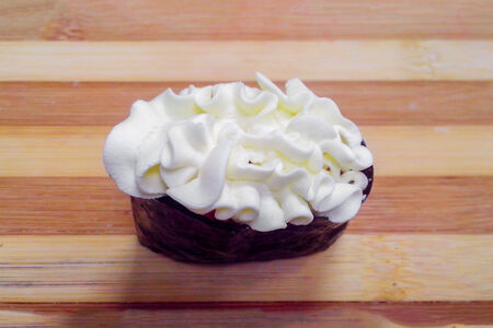 Сырный гункан с креветкой