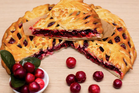 Пирог с вишней