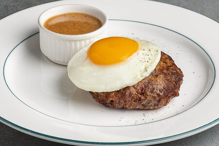 Бифштекс с сулугуни