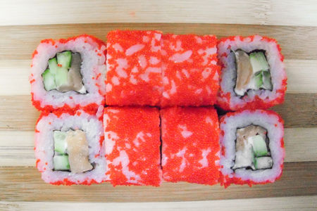 Ролл Калифорния с лососем