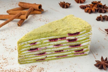 Торт Шпинат-чёрная смородина