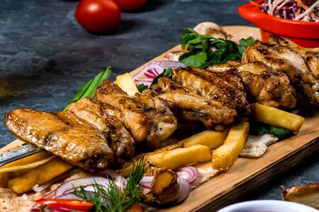 Куриные крылья на шампуре