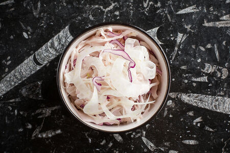 Салат Коул Слоу с фенхелем