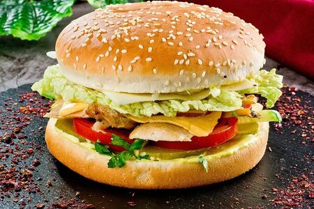Большой бургер с говядиной