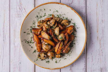 Картофель жареный с грибами