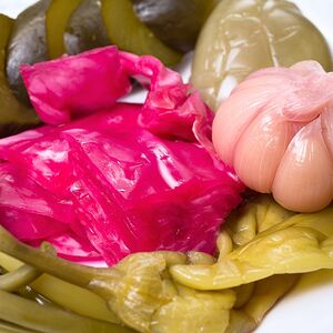 Букет из маринованных овощей