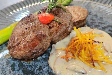 Медальоны со спаржей