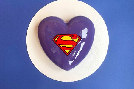Муссовый торт Сердце Супермен