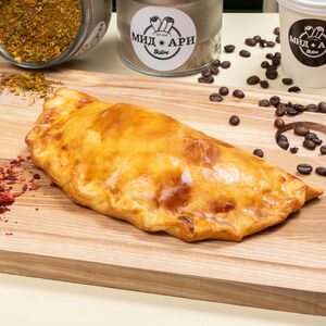 Хачапури по-гурийски с сыром и яйцом