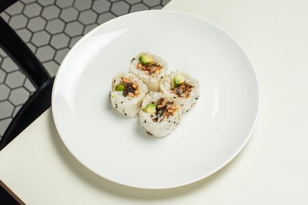 Ролл Японский угорь в маменори